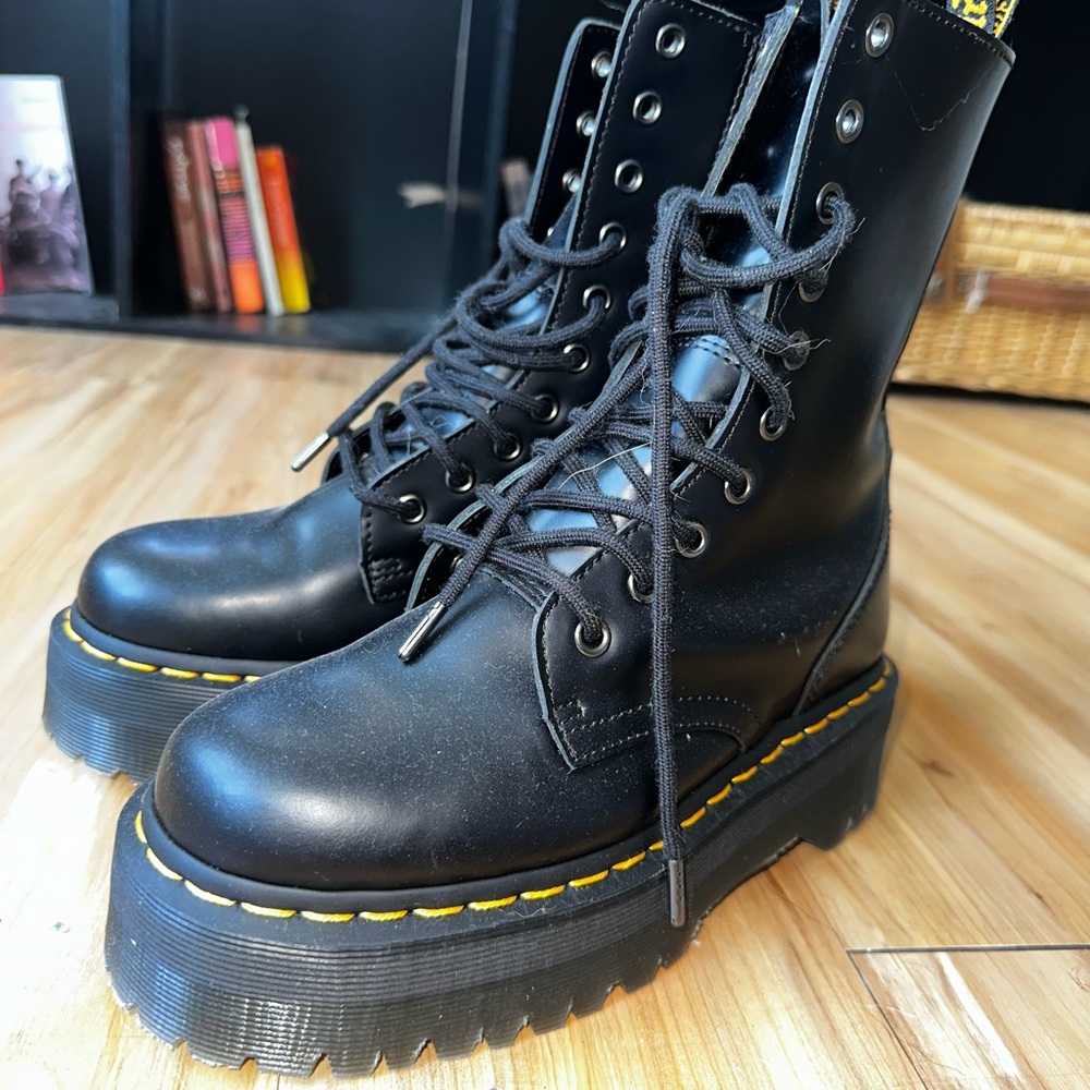 AirWair Dr.Martens Women’s Boot